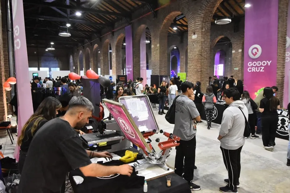 Entrepreneurship and live graphic production at the expo.